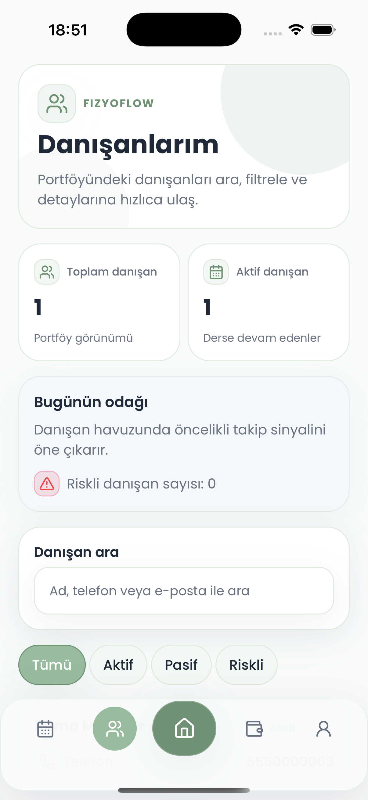FizyoFlow Uzman rolünde Danışanlarım ekranı: Aktif danışanları arama, filtreleme ve hızlı erişim